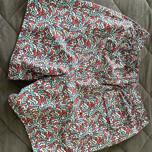 Mens Vineyeard Vines swim trunks — Small - Picture 4 of 6